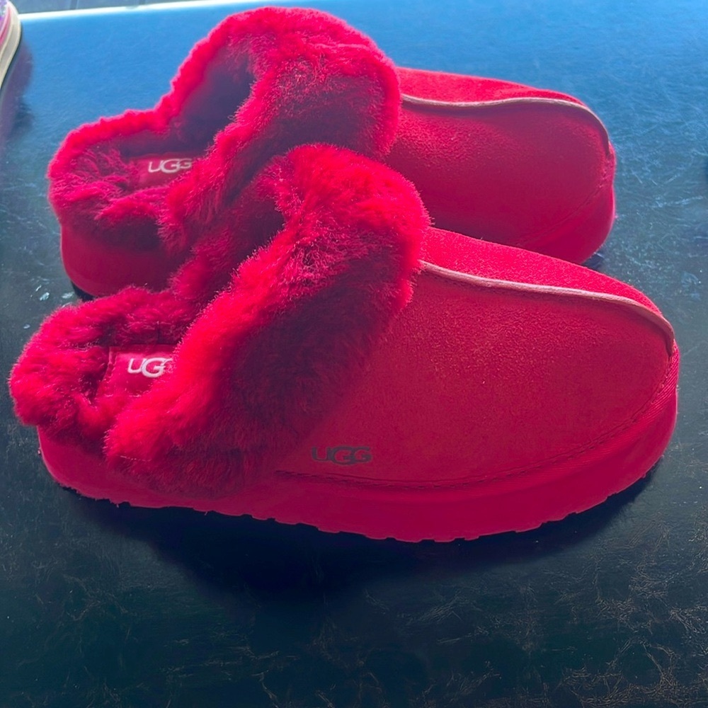 Sold out hard to find !Ugg Womens Disquette Slipper